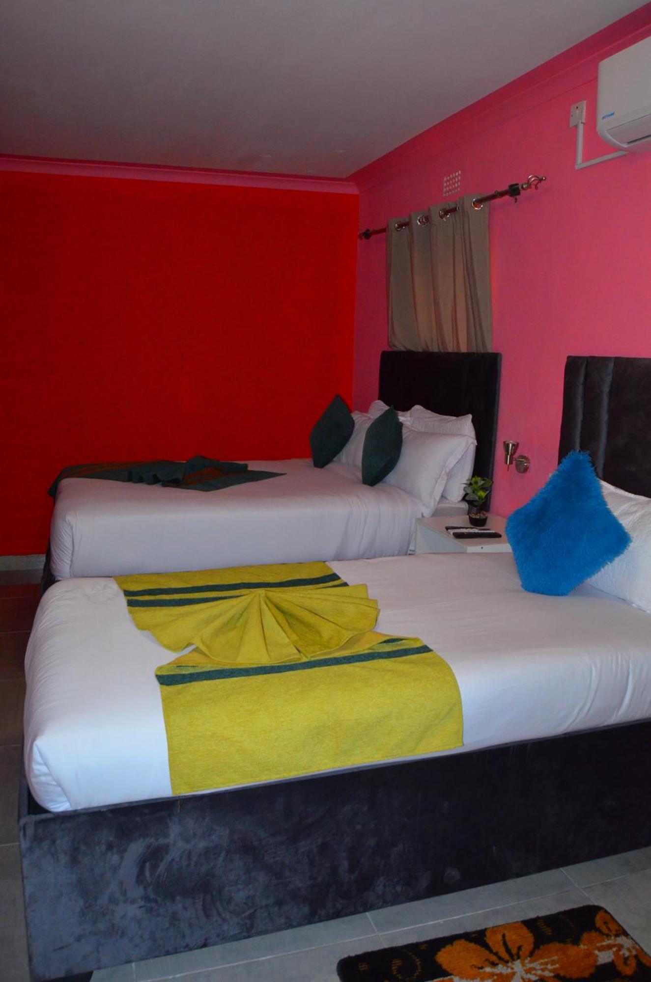 Chobe Kulotu Guest House Kasane Esterno foto