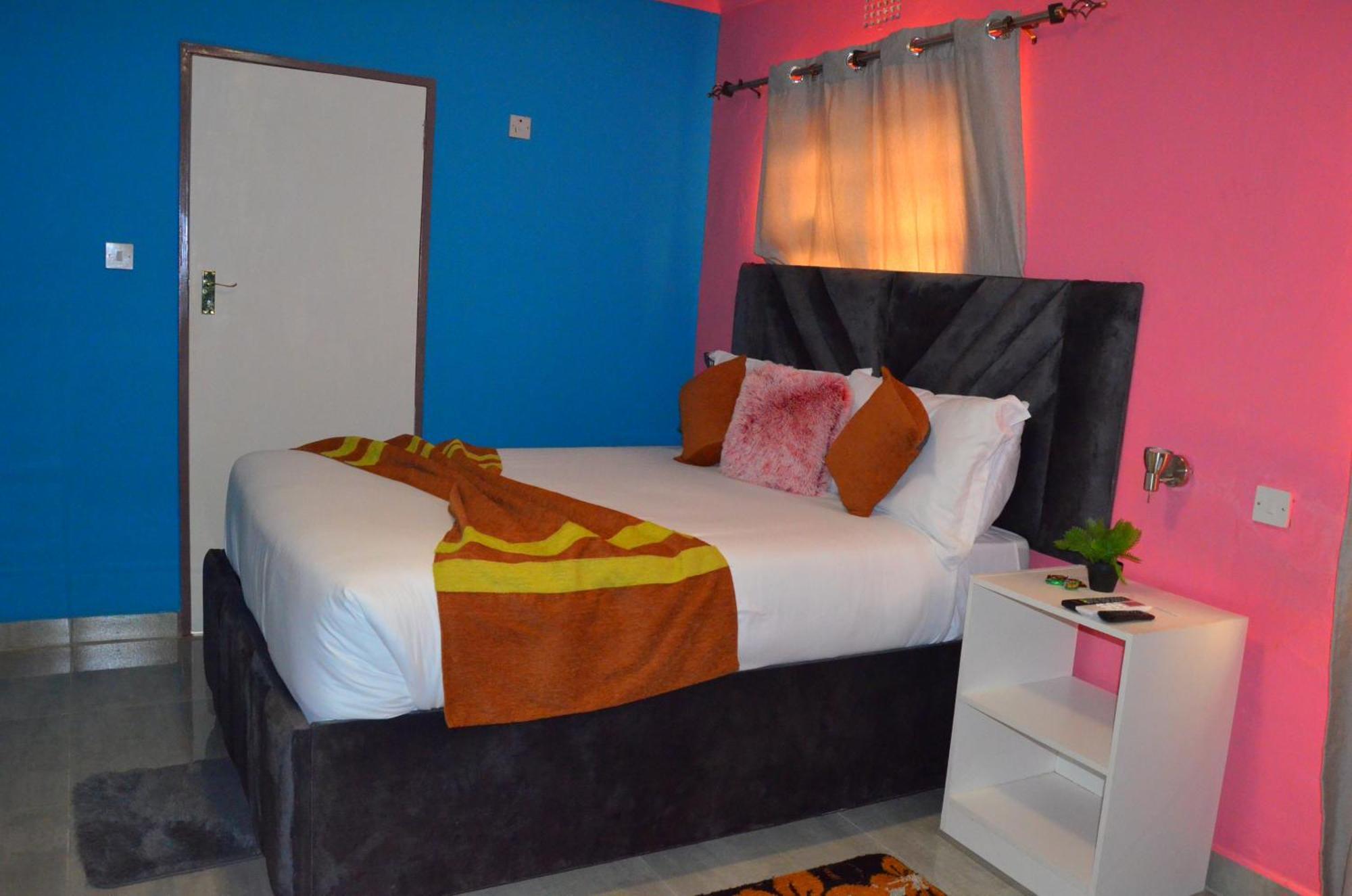 Chobe Kulotu Guest House Kasane Esterno foto