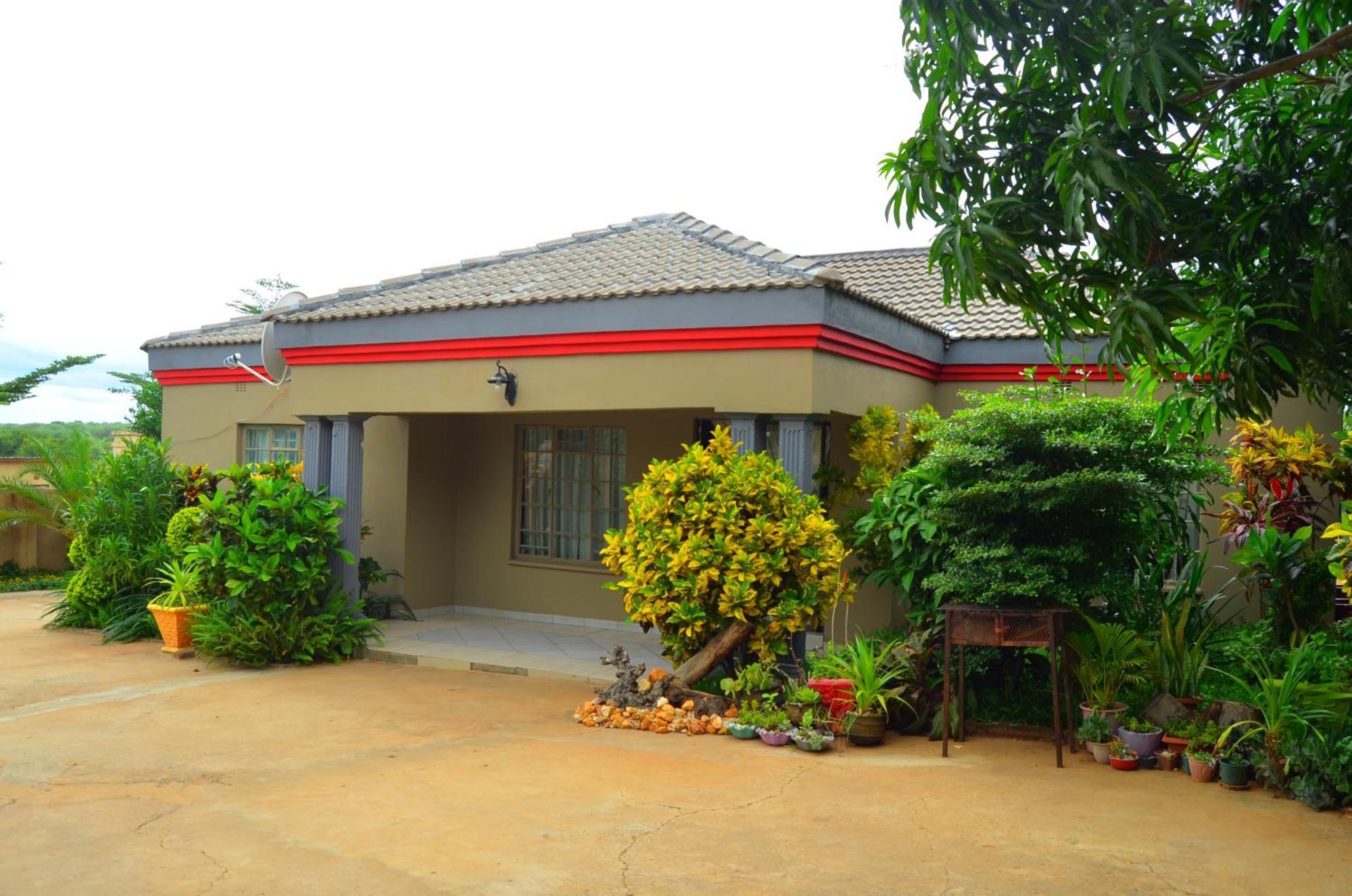 Chobe Kulotu Guest House Kasane Esterno foto