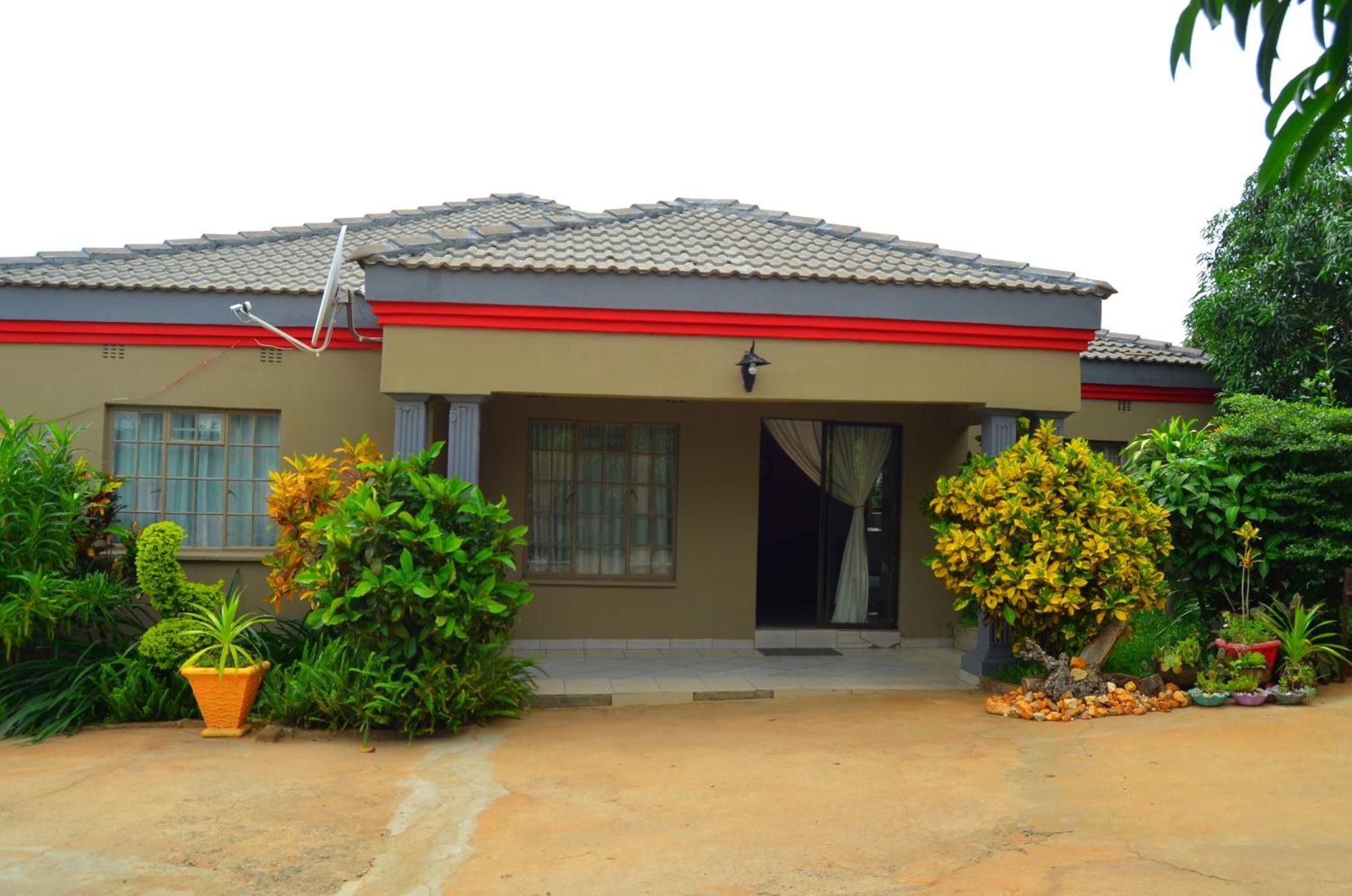 Chobe Kulotu Guest House Kasane Esterno foto